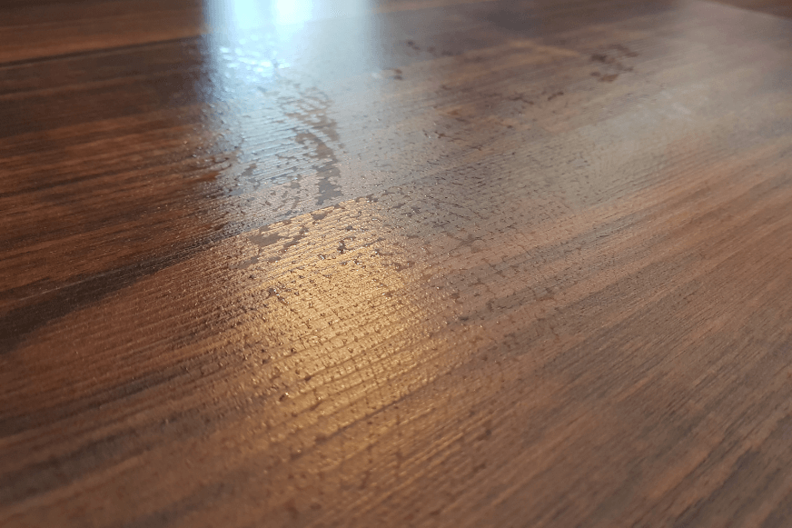 Скопление воды при влажной уборке Deebot X1 OMNI.